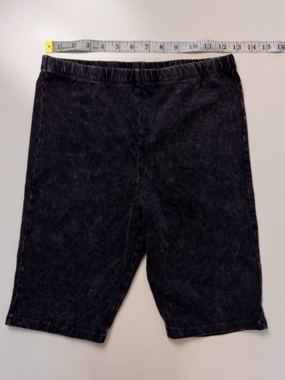 Forever 21 Acid Wash Biker Shorts – Black – Size Medium